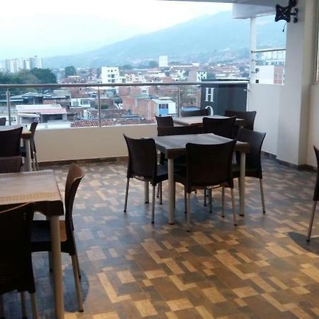 Hotel Giron Plaza 外观 照片