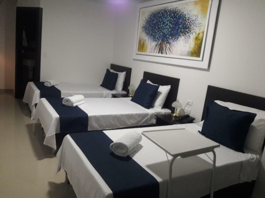Hotel Giron Plaza 外观 照片